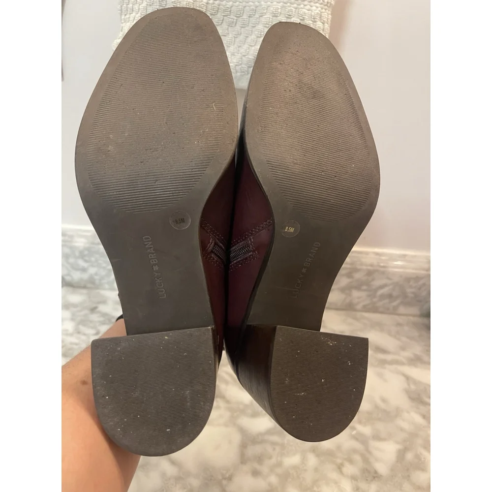 Size 8.5 Lucky Brand Women's Ankle Boot Debruh Wine Color Bootie, Block Heel - Picture 5 of 7